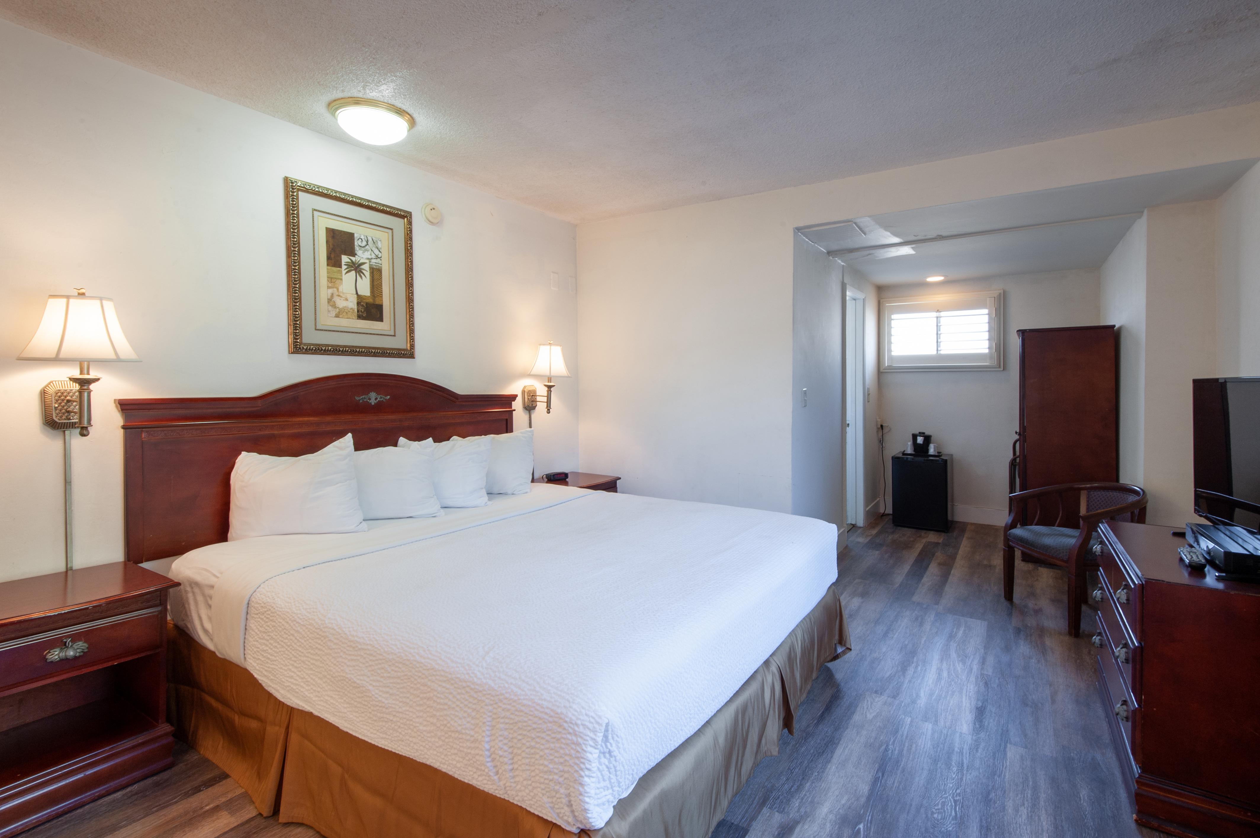 Studio City Court Yard Hotel Room photo