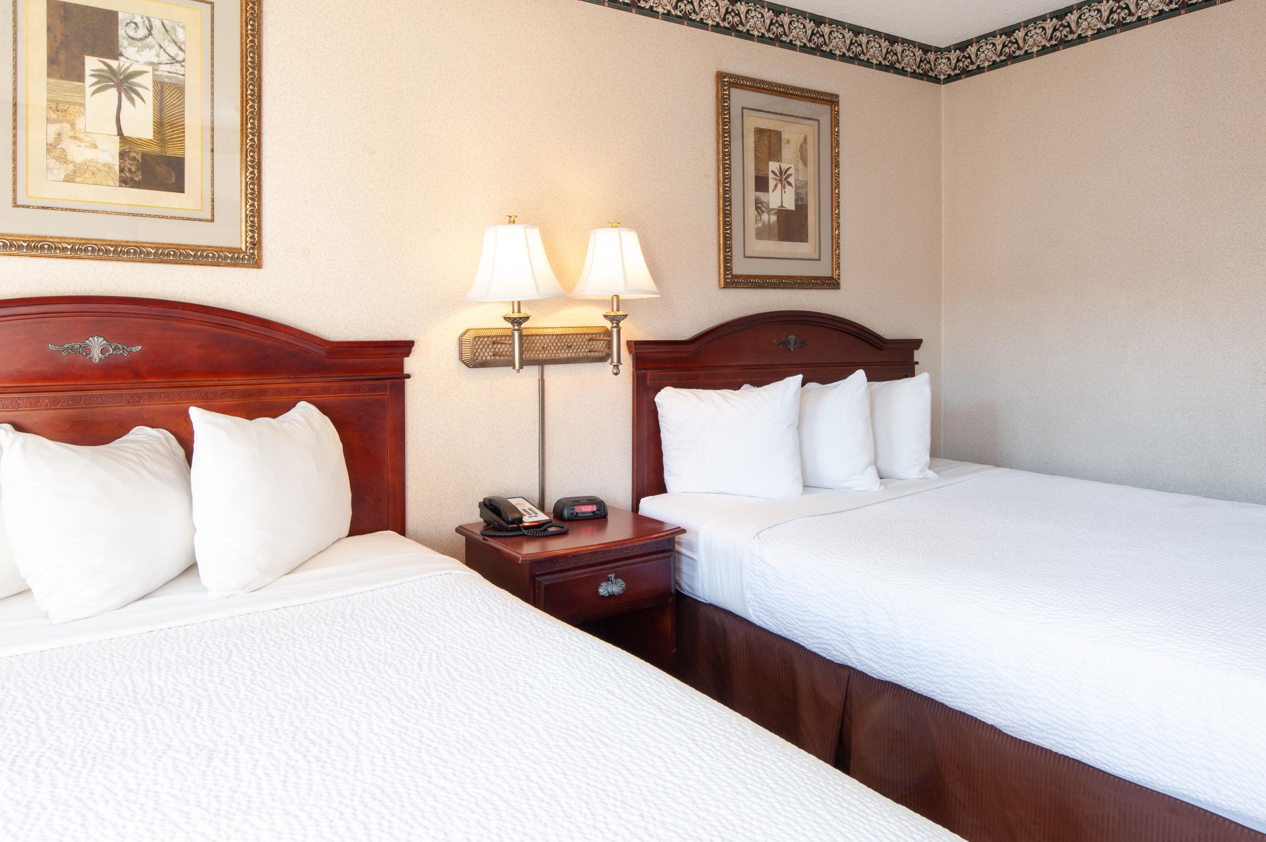 Studio City Court Yard Hotel Room photo