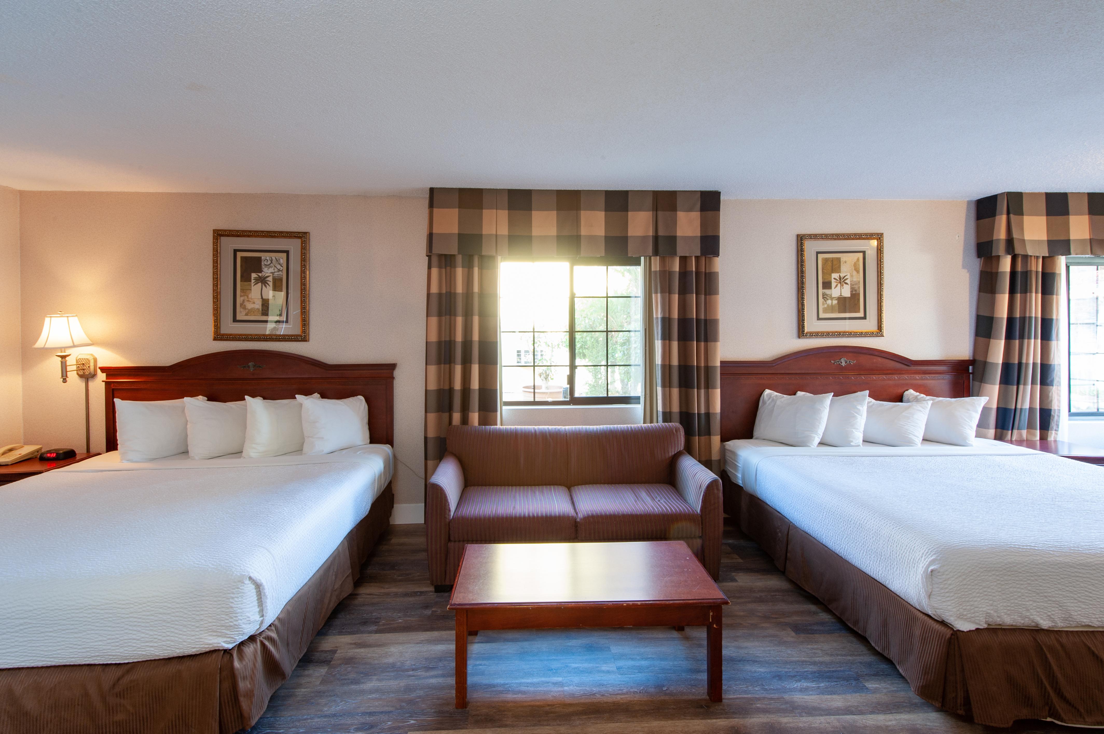 Studio City Court Yard Hotel Room photo