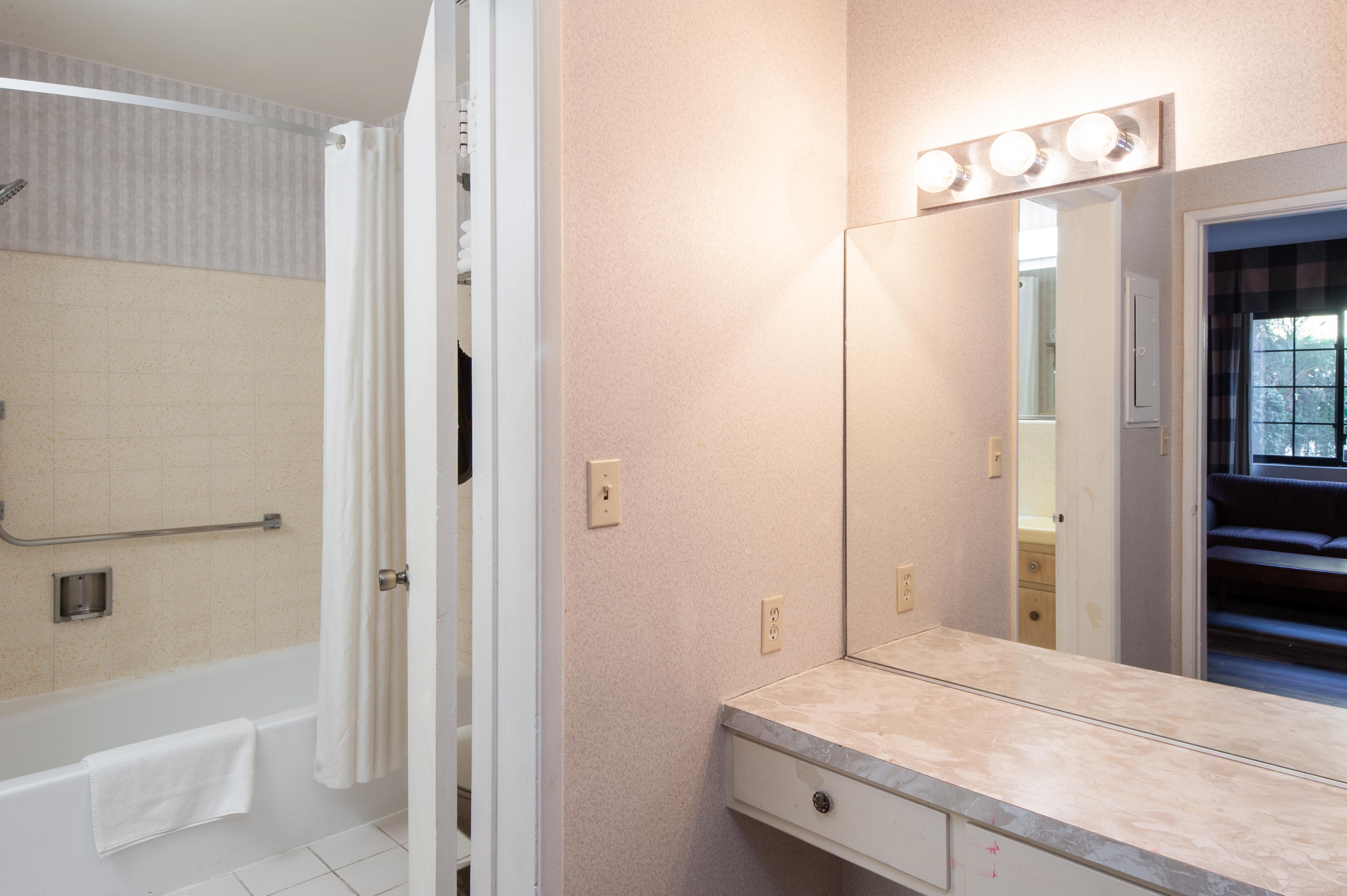Studio City Court Yard Hotel Room photo