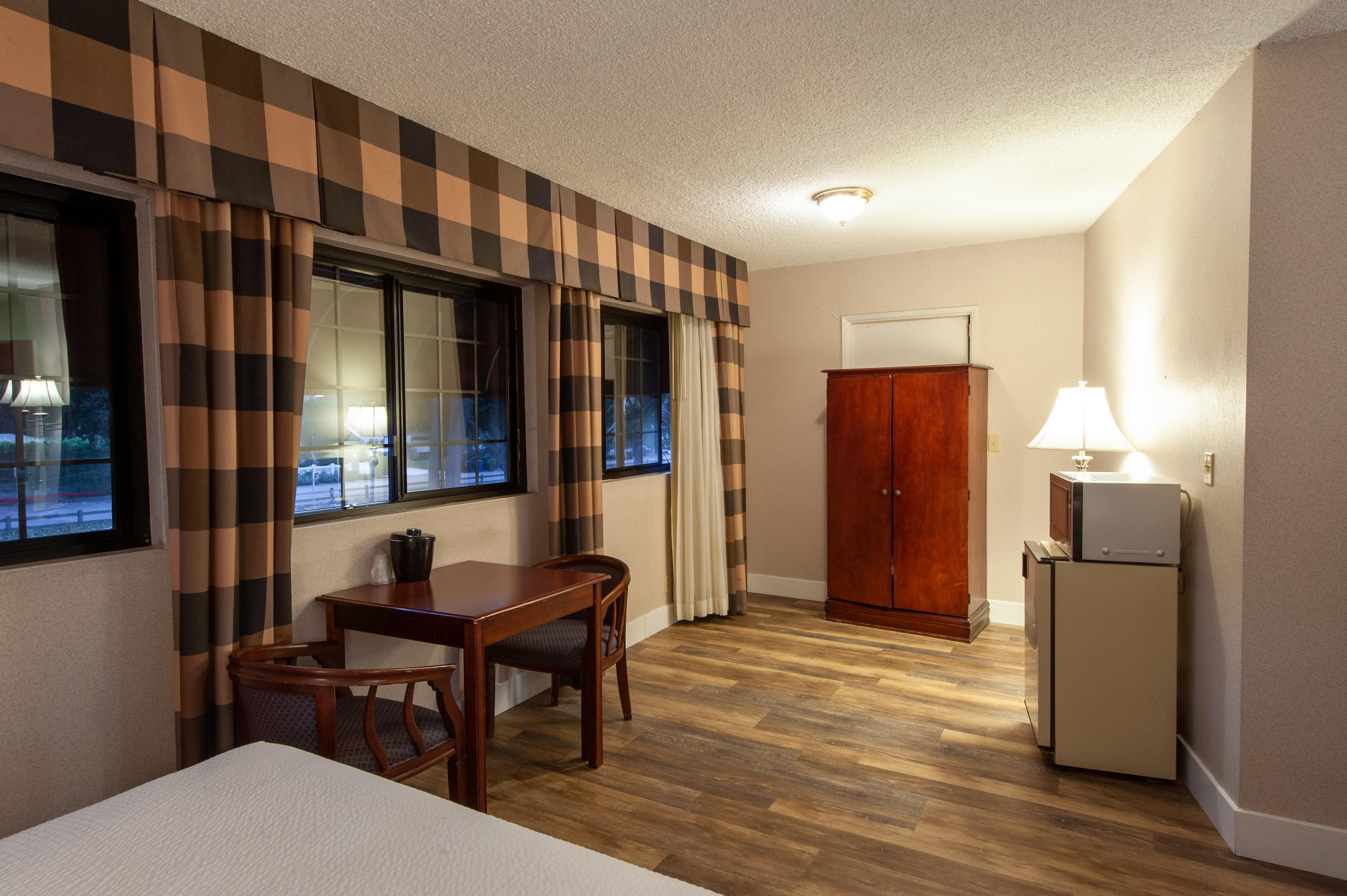 Studio City Court Yard Hotel Room photo